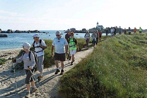 De phare à phare, une randonnée sur un chemin de lumières (2012)